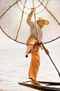 Foot fishing - 2014, Myanmar, Inle Lake. Skilled fisherman balancing his bamboo fishing net. Fishing Bait, Best Fishing, Saltwater Fishing, Lac Inle, Sri Lanka, Laos, Timor Oriental, Inle Lake, Mood Images