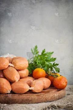 香肠,蔬菜,垂直画幅,格子烤肉,硬木地板,香料,西红柿,高级西餐,猪,室内