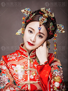 玉帅箫墨采集到婚庆-婚纱