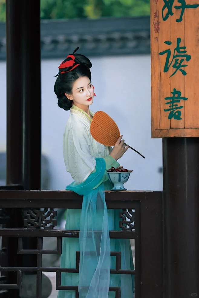 拍到了诗词里的“红了樱桃，绿了芭蕉。” ...