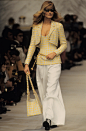 Chanel Spring 1993 Ready-to-Wear Fashion Show : The complete Chanel Spring 1993 Ready-to-Wear fashion show now on Vogue Runway.