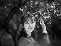 楚楚动人红衣古装美女写真高清壁纸