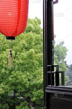 大红灯笼高高挂