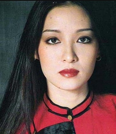 胡因梦，又名胡茵梦、胡因因、胡因子，台湾...