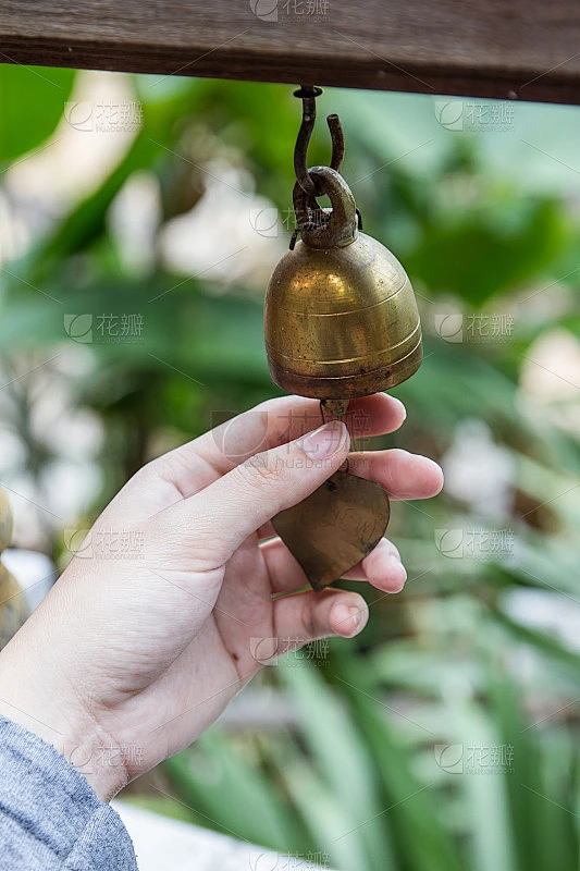 手摇泰式小钟素材-花瓣网