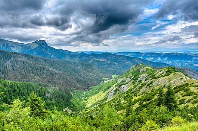 山谷和山全景，波兰塔特拉山，博克桑，贾沃...