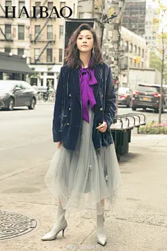 #海报网直击纽约时装周##报尚名来# 说起圈内的“冻龄”女明星，@陳意涵 算是代表，36岁的她如今仍是满脸胶原蛋白，一直勇往直前、元气满满 前段时间，海报时尚就约上陈意涵去了2019春夏纽约时装周，整个旅行陈意涵满满的正能量给海豹君留下了超级深刻的印象！现在为你们奉上 ​​​​...展开全文c