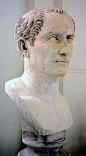 恺撒胸像，那不勒斯国家考古博物馆。盖乌斯·尤利乌斯·恺撒¹（Gaius Julius Caesar²，前100年7月－前44年3月15日），罗马共和国末期的军事统帅、政治家。