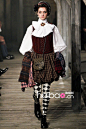 【最新图片】香奈儿 (Chanel) 2013早秋高级手工坊系列大秀“Paris-Edimbourg” (巴黎-爱丁堡) ，重温苏格兰贵族的荒蛮与浪漫！_图1_海报时尚网图片库