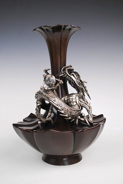 Japanese bronze vase...