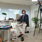 Photo by Eric Warner 에릭워너 on January 31, 2021. May be an image of 1 person, suit and indoor.