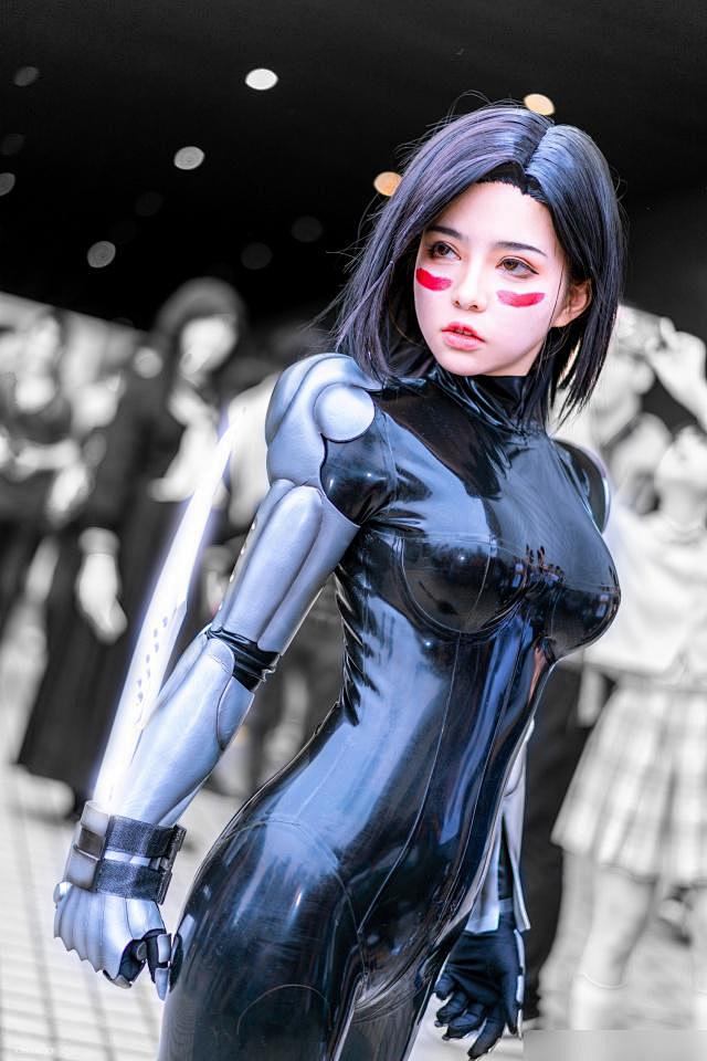 国人妹子完美COS《阿丽塔》女主加里！颜...