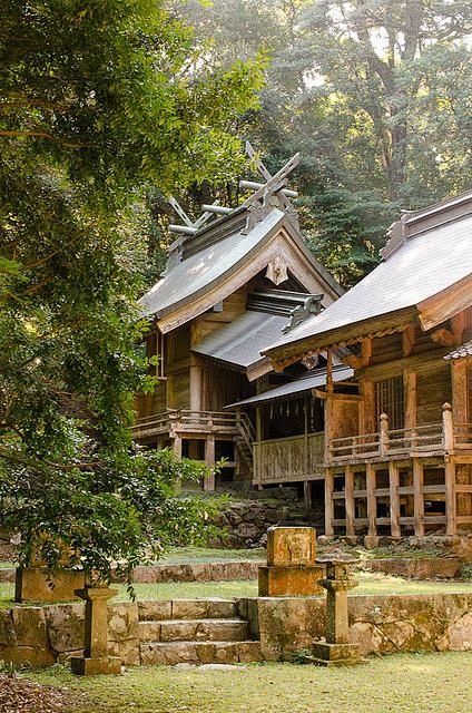 多鳩神社 An Old Shrine |...