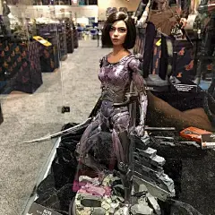 #聚鎏陶##铳梦#20多年的漫画梦想！今日的真人电影《阿丽塔：战斗天使》Alita:Batte Angel 2019年2月14日上映(⑉°з°)-♡#阿丽塔：战斗天使# ​​​​