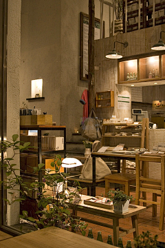 GINKGO-O采集到迷人店铺