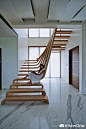 【ARQMOV - 优雅的木质曲线楼梯】 评测,价格,使用,购买 - KnewOne
