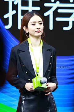 #赵丽颖# #一心一意,全心为颖# 
颖宝宝，你胖了我也爱你。
分享一个表情包丰富的小祖宗@赵丽颖