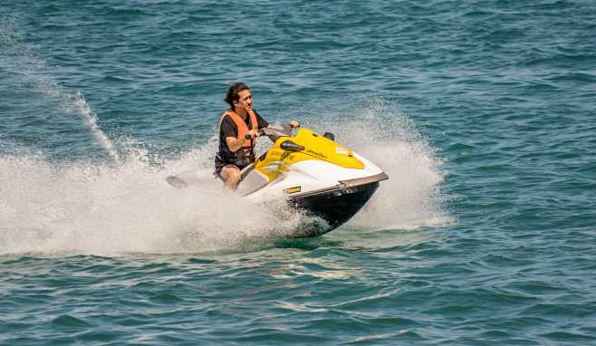 Jetskier off Patang ...