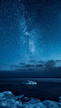 冰河地带的蓝色星空_新图网 https://ixintu.com 蓝色 星空 黑夜 平静 摄影 冰河地带 H5背景图 风景