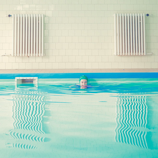 No Diving : swimming...