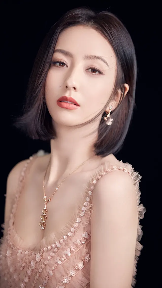 高颜值女神人称『小佟丽娅』五官精致 全程表演激情四射 让人欲罢不能[MP42150M] - 华人BT 暗香阁