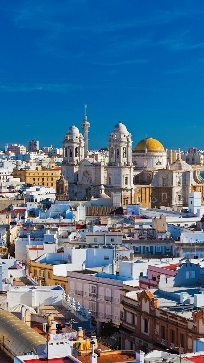 腓尼基人于公元前1000年建立了加的斯,它被看作是西欧最古老的城市