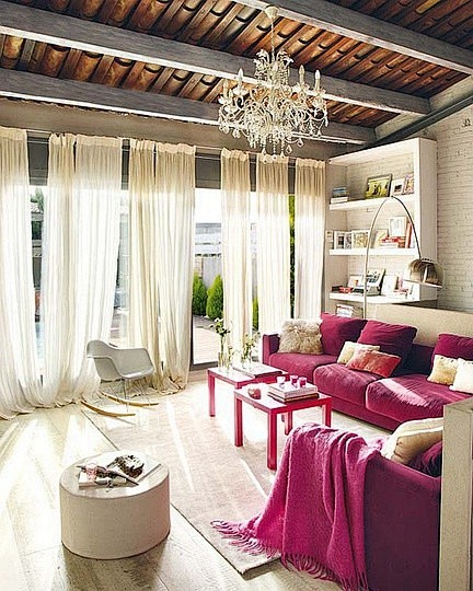 [北欧风情客厅]粉红色的家具让人眼前一亮