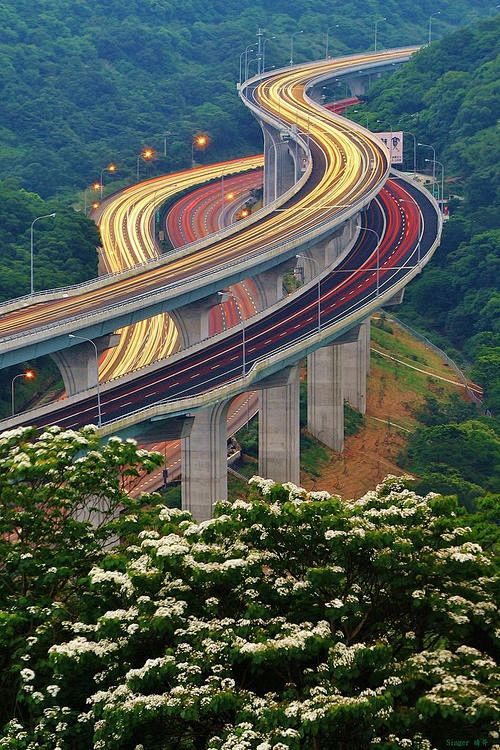  高速公路艺术，日本 