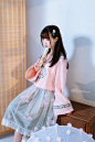 #少女情怀总是诗#古风#花辞岁#   

出镜:@依川川_   

// 花辞岁
人面桃花，脂染芙蓉。
以花辞岁，以梦君同。...展开全文c