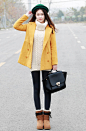#姜黄色#今年貌似也很流行内搭宽松高领毛衣，外搭呢外套哦。