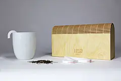 @好好广告—陈小强 好好广告是一家集品牌建设、广告创意、电商服务为一体的综合创意机构，为客户提供全方位品牌设计服务和整体视觉解决方案：包括品牌VI设计、创意海报设计、产品包装设计、新媒体传播、电商视觉形象等综合线上&amp;线下一站式品牌设计服务。了解更多，关注微信公众号“好好设计”：Haohao-design 。

