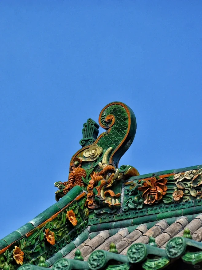中国古建屋脊两端的吞梁神兽·鸱吻