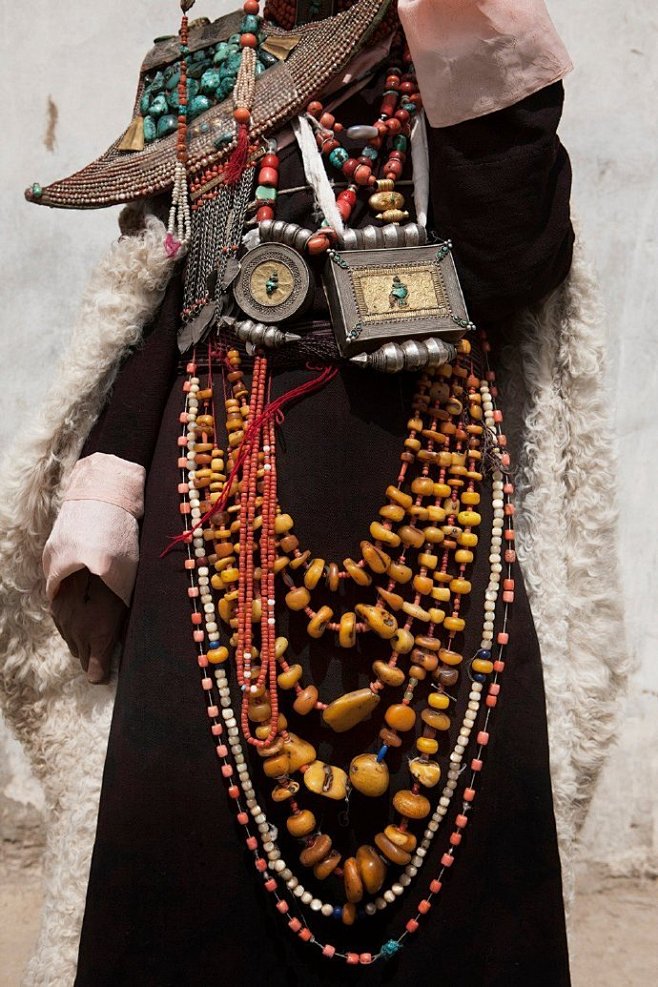 藏族普兰科迦妇女服饰 来自猎图人Art-...