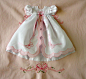 Precious baby girl dress, love the scalloped edges, the ribbons and the delicate embroidery work-:  #优雅# #简约#