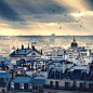 法国 ：巴黎 
