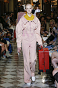 Miu Miu Resort 2019 Fashion Show : The complete Miu Miu Resort 2019 fashion show now on Vogue Runway.