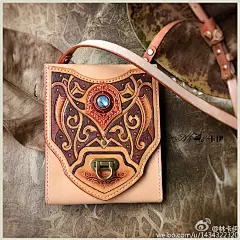 中秋过去好些天，有的城市已经走进冬季~~~广州还是在夏天，我走在马路上捡叶子，有人对我说，广州秋天不落叶！飞舞的季节~~~~~