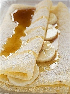 拔丝奶皮 1,将面粉,淀粉和泡打粉中加入适量水搅拌均匀,加入一点色拉