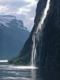 norway_fjord_nature_landscape_scandinavia_geirangerfjord_waterfall_ship_travel-870413.jpg!d (1200×1600)