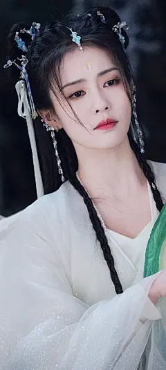 长月烬明 白鹿 白色古装剧照手机壁纸_彼岸手机壁纸