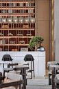 硬装设计 | 矩阵纵横
Interior Design | Matrix Design
软装设计&执行 | 矩阵鸣萃
Decoration and Execution | Juzhen Mingcui
摄影公司 | 深圳释象万合
Photography | Shenzhen ShiXiang WanHe
项目性质 | 销售中心
Project Nature | Sales Center
设计面积 | 1347.5㎡
Design Area | 1347.5㎡
硬装造价 | 4000元/平方
Har