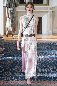 SIRMARTIN采集到【时尚2017】Valentino 2017巴黎时装周时装秀