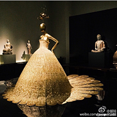 啾咪球~采集到婚纱类线稿