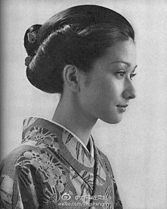 平行移动的未来采集到美人