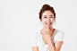 愉快的,亚洲人,生活方式,微笑,露齿一笑_gic10390580_a woman with a white shirt posing_创意图片_Getty Images China