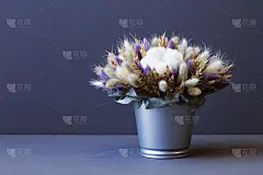 干花的组成在一个柔和的灰色背景复制空间