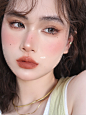 妈生感野生小野猫｜太阳花睫毛就是坠屌的 : 大家真的要试一下睫毛打底刷眉毛！野生眉立马有 kato的睫毛膏和睫毛打底真是完美制造野生感！膏体是比较干的不会粘粘腻腻 刷出来的睫毛是根根分明的太阳花 混血感十足 刷头都很细 可以自由的掰弯 用起来更