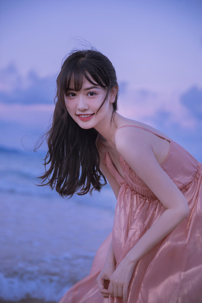 吊带裙美女海边性感撩人写真图片29性感美女美桌网