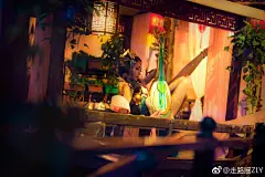 【云想衣裳 花想容】
#王者荣耀杨玉环# #cos正片# 
希望大家可以告诉我最喜欢的3张单片？我会做成壁纸发~
策划 / 出镜  / 后期 ： @走路摇ZLY 
摄影：@思令-摄影师 
民工大队：@乔巴小小ovo @牵线魔林 小燕子
场地感谢：@缘殇D ...展开全文c
