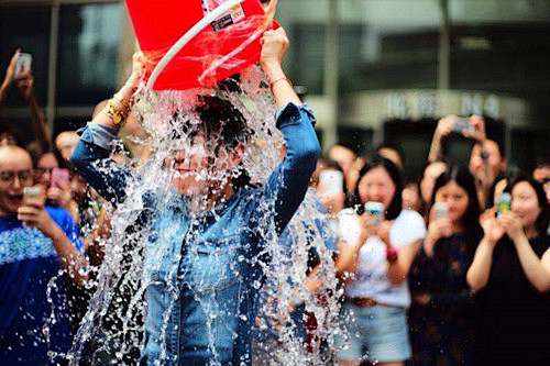 为慈善！为员工！史上最霸气老板——中国时...